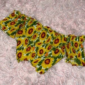Summer Sunflower off/ and off the shoulder crop top!